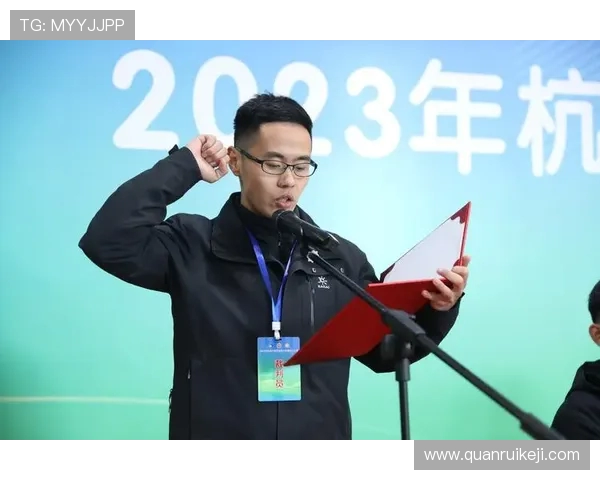 杭州攀岩队与南京攀岩队赛后复盘分析灵活性表现与战术调整